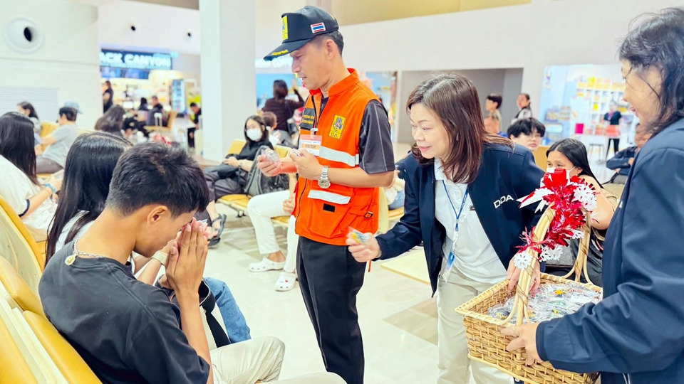 ผู้ว่าฯ ตรัง ลงพื้นที่สนามบินตรัง ส่งมอบความสุขผู้โดยสารช่วงปีใหม่ 2569 เน้นเดินทางปลอดภัย