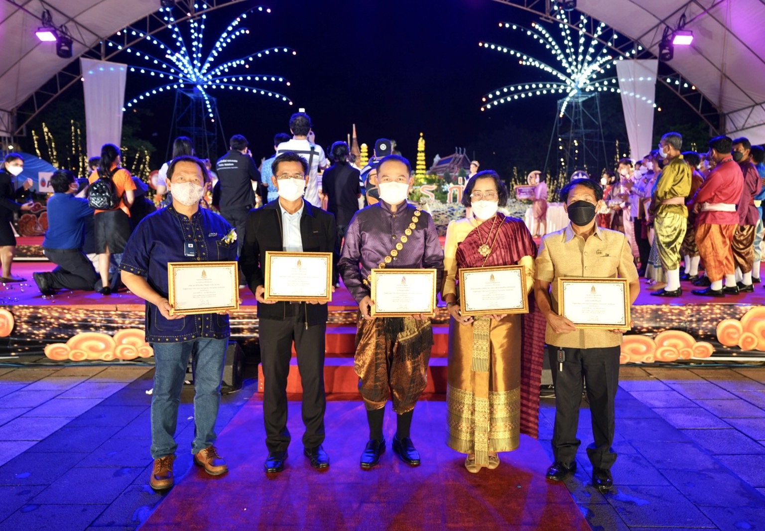 กลุ่ม ปตท. จังหวัดระยอง รับมอบเกียรติบัตรจากผู้ว่าฯ เนื่องในโอกาสเป็นผู้สนับสนุนการจัดกิจกรรมงานวันสุนทรภู่ 