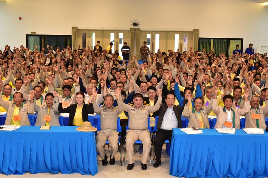 “ธรรมนัส”ติวเข้มหมอดินอาสาแม่ฮ่องสอน สู่ "หมอดิน 4.0"