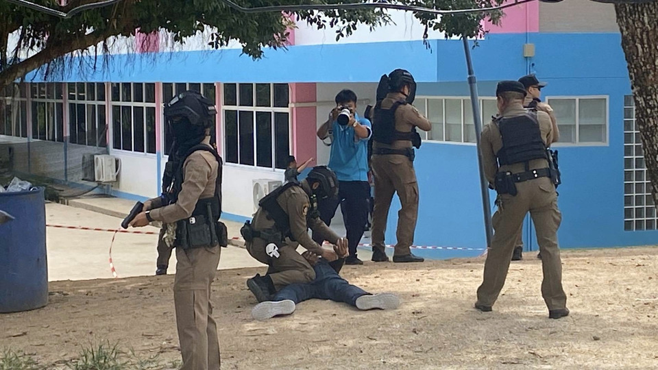 ศรีราชาซ้อมแผนฉุกเฉิน สอนนักเรียน “หนี-ซ่อน-สู้” เตรียมพร้อมรับมือเหตุไม่คาดคิด