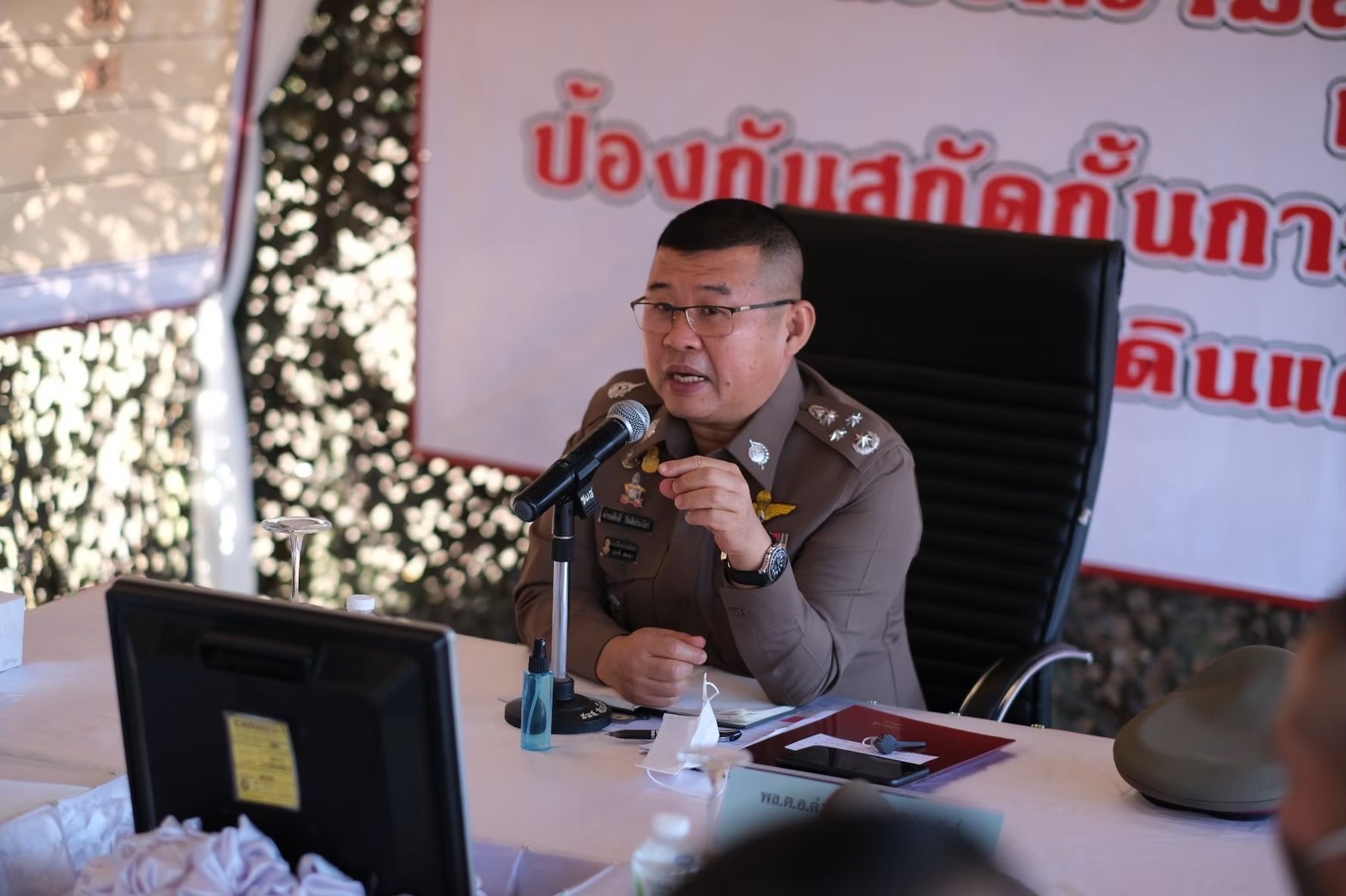 ตร. ส่งตำรวจออกช่วยเหลือประชาชนที่เดือดร้อน จากพายุ"โนรู (NORU)" เปิดสายด่วน 191,1599 และ 1193 ตลอด 24 ชม. 