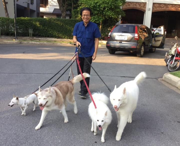 "หมอทศพร" โพสต์ วันนี้ก็วันอาทิตย์เหมือนเดิม 4 โมงเย็น จะเดินเล่นที่สน.ปทมุวัน 