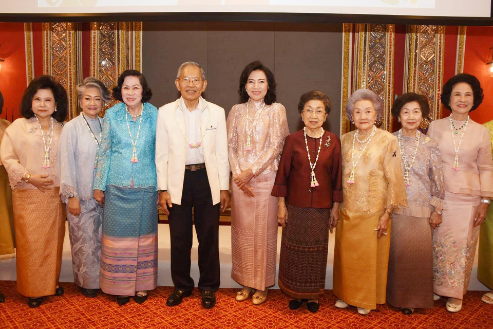 สังสรรค์และอวยพรเนื่องในวันคล้ายวันเกิด "มุกดา จิราธิวัฒน์ เอื้อวัฒนะสกุล"