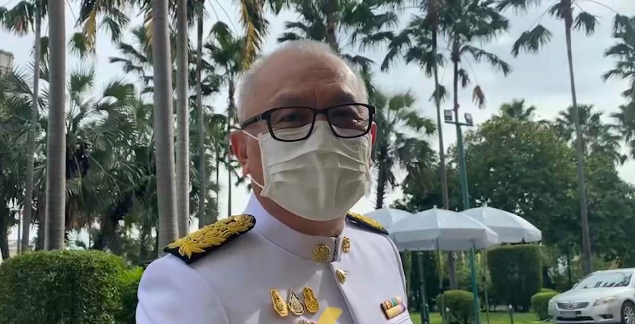 "สุพัฒนพงษ์" เลี่ยงตอบปมอุดหนุนราคาน้ำมันต่อ โยนคลังพิจารณาจัดการเอง