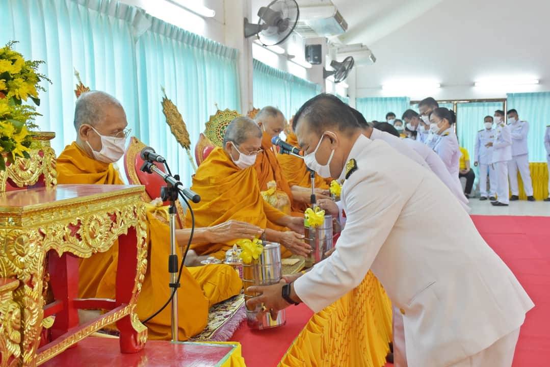  เทศบาลตำบลท่าวุ้ง ประกอบพิธี ถวายพระพรชัยมงคล