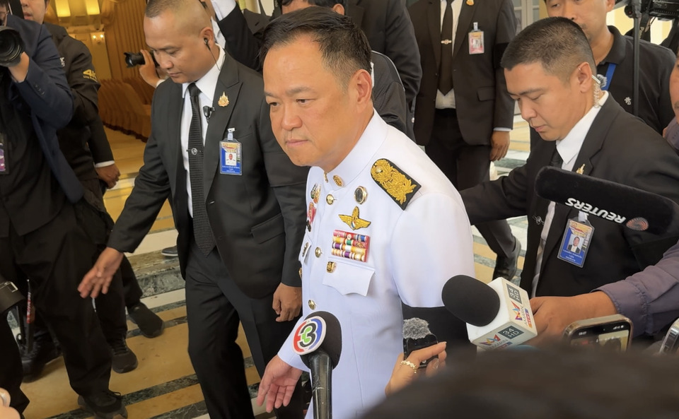 นายกฯ แจงยุบสภา ไม่กระทบชายแดน ยิ้มไม่ตอบแจ้งพรรคร่วมล่วงหน้าก่อนหรือไม่ บอกรอแถลง