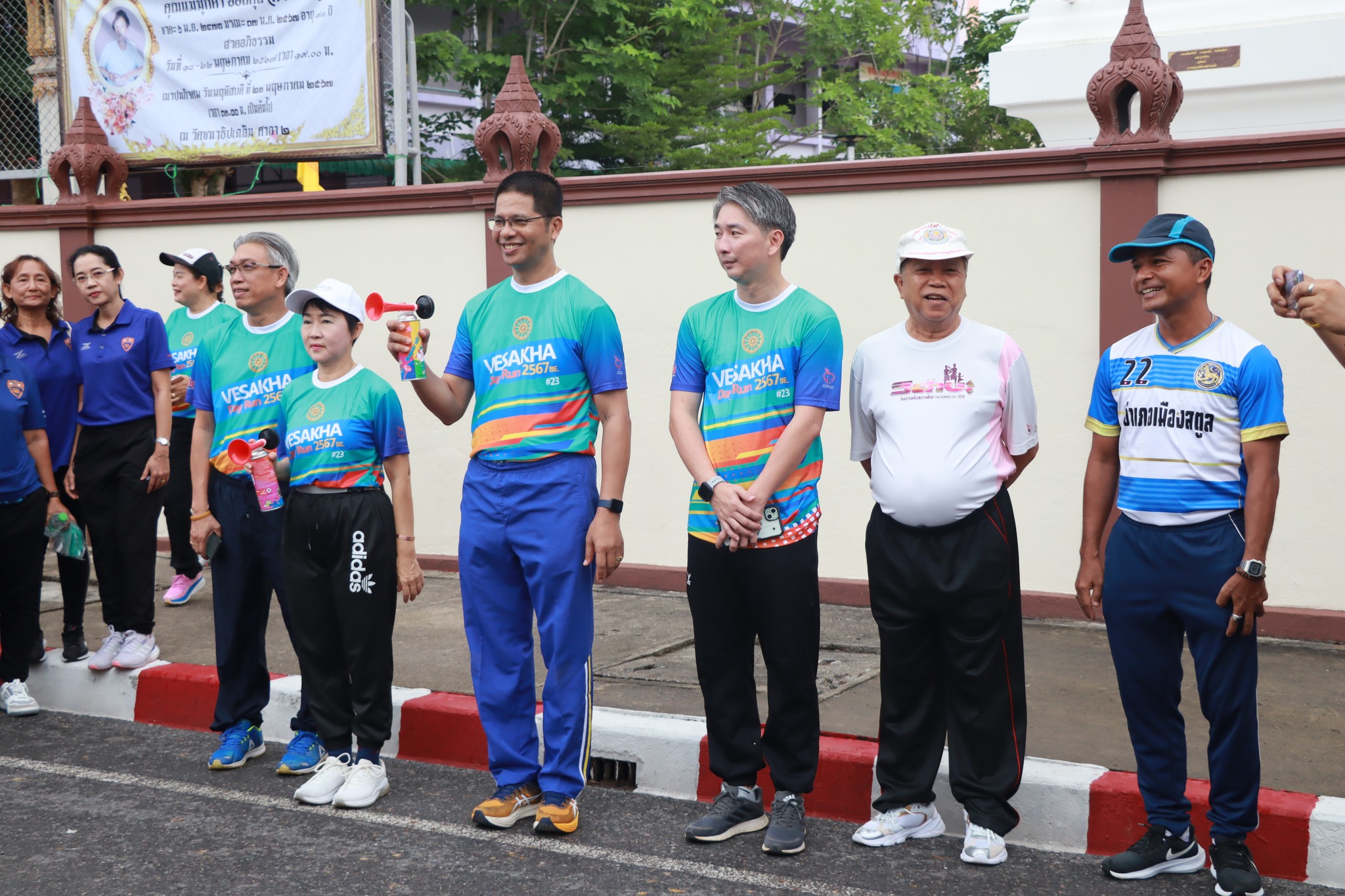 รองผู้ว่าฯสตูลนำนักวิ่งร่วมกิจกรรมวันวิสาขบูชาถือศีลห้า ลด ละ อบายมุข