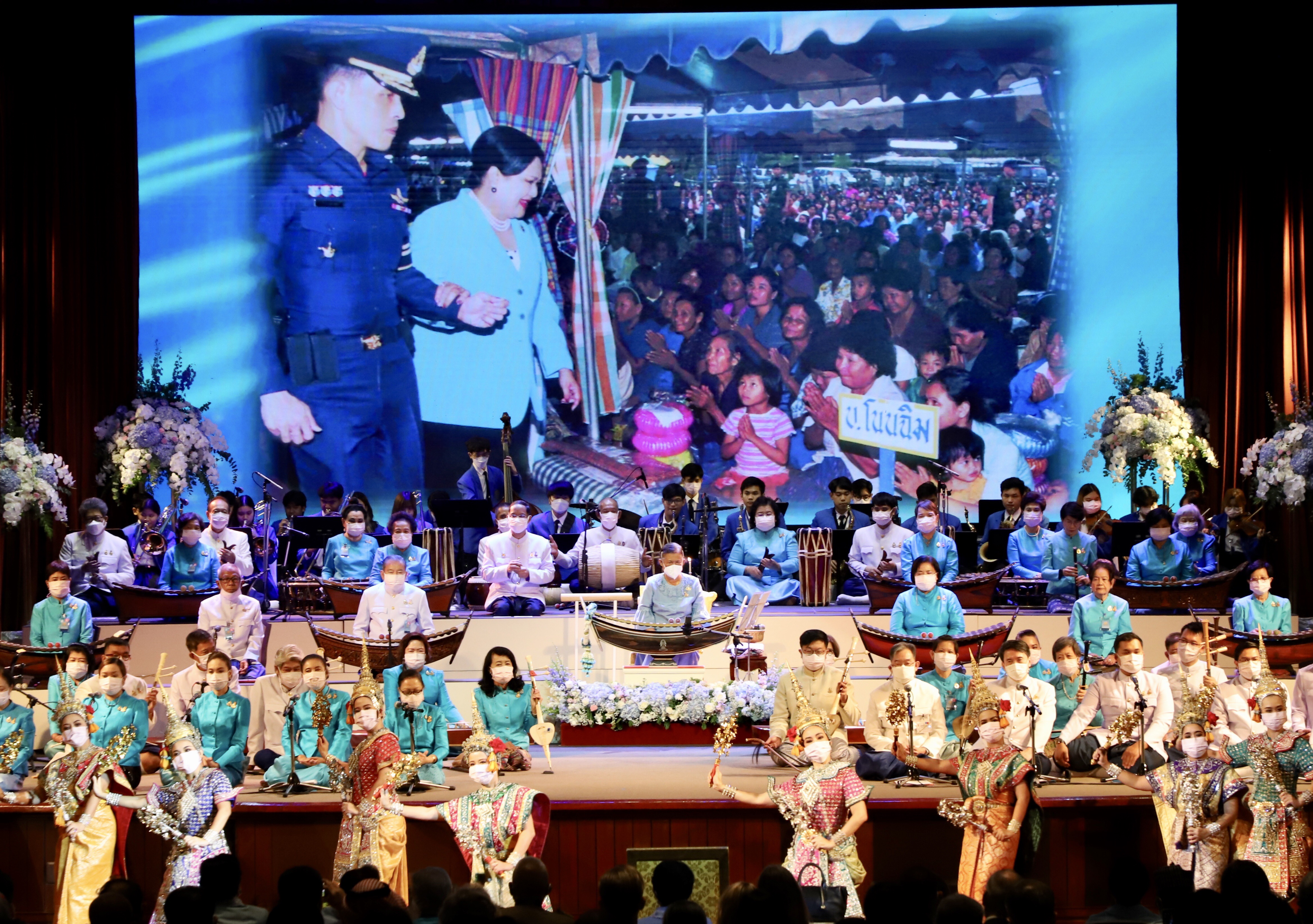 กรมสมเด็จพระเทพฯ ทรงดนตรีไทยในโอกาสสมเด็จพระพันปีหลวงเฉลิมพระชนมพรรษา 90 พรรษา