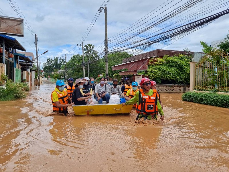 หน่วยพัฒนาการเคลื่อนที่16 จัดกำลังพล เร่งช่วยผู้ประสบอุทกภัยเขตเทศบาลตำบลตาลเดี่ยว อ.หล่มสัก