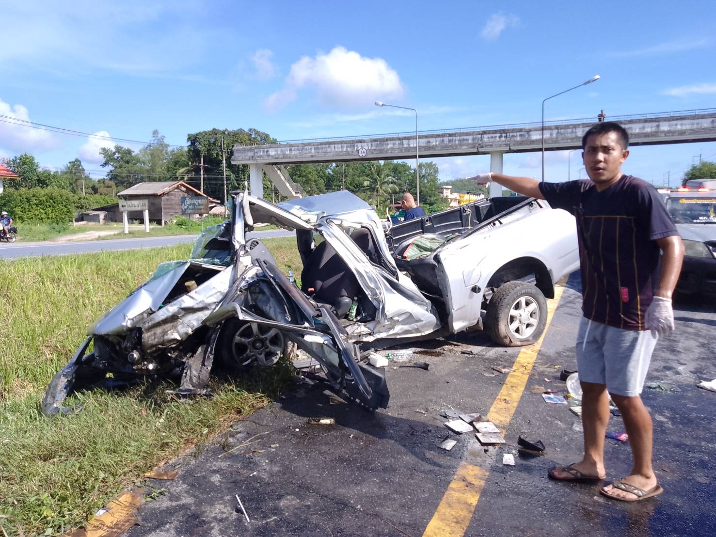 รถขนโรฮิงญา เทกระจาด 34 ชีวิต เจ็บเกลื่อนถนน สาหัสอื้อ คนขับเผ่นหายหัวจ้อย ทิ้งเมียชาวไทยเจ็บหนักติดในซากรถ