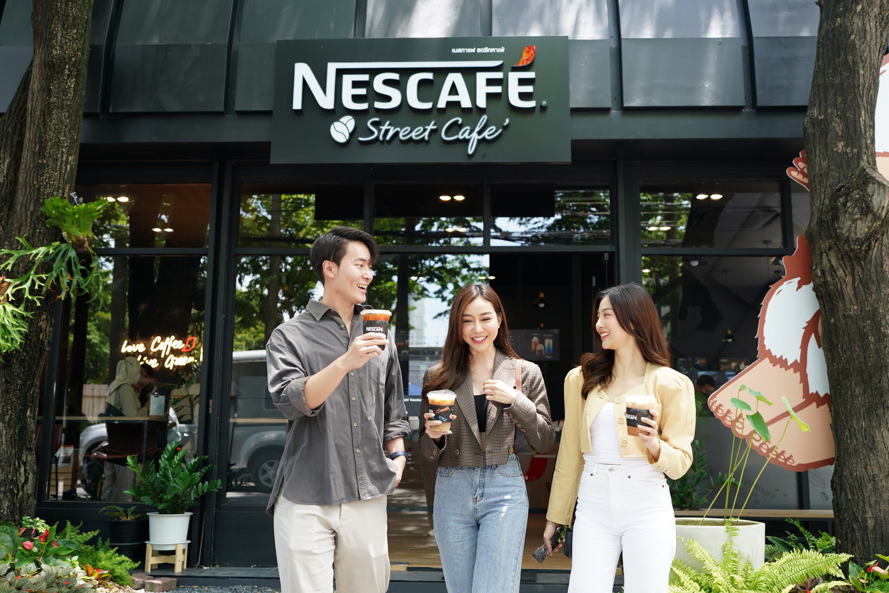 “Lift Up A Good Spirit ปลุกทุกความรู้สึกดีๆ” ที่ เนสกาแฟ สตรีท คาเฟ่!  พร้อมเปิดตัวคอลเลคชั่นพิเศษ “NESCAFÉ Street Café x Alex Face”