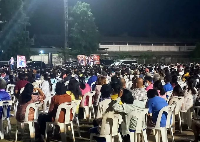 ชาวแม่สอดนับ 2,000 คน แห่ฟัง "รองเอ็ด" เปิดกลยุทธ์หาเสียง ประกาศสร้างความยิ่งใหญ่ "ตาก-แม่สอด" เป็นเมืองชั้นนำ
