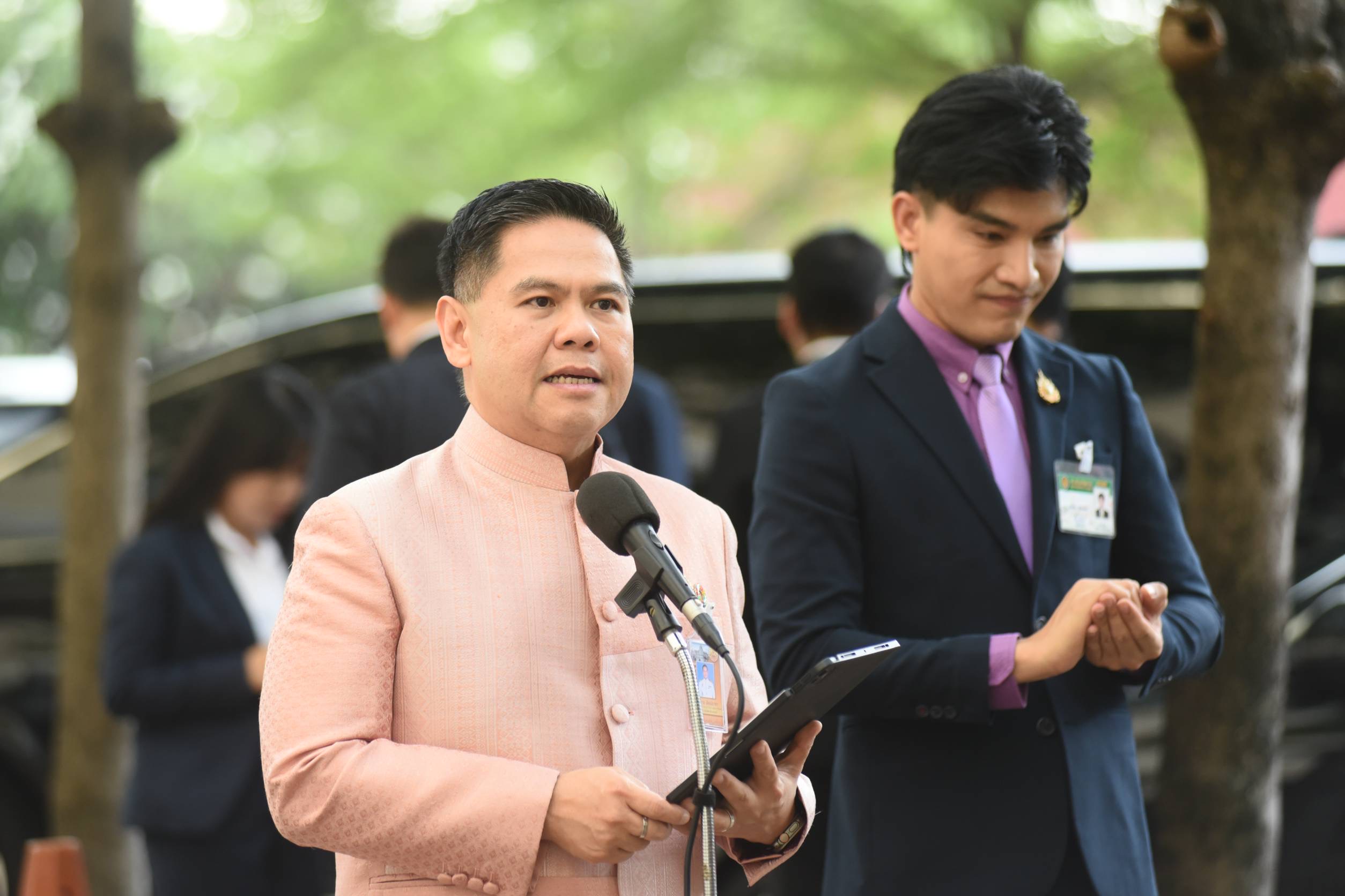 “วราวุธ” เผย นายกฯ ถกหัวหน้าพรรคร่วมชื่นมื่น โหวตงบฯวาระแรกทิศทางเดียวกัน ชี้ปมขัดแย้งเป็นเพียงกระแสข่าว 