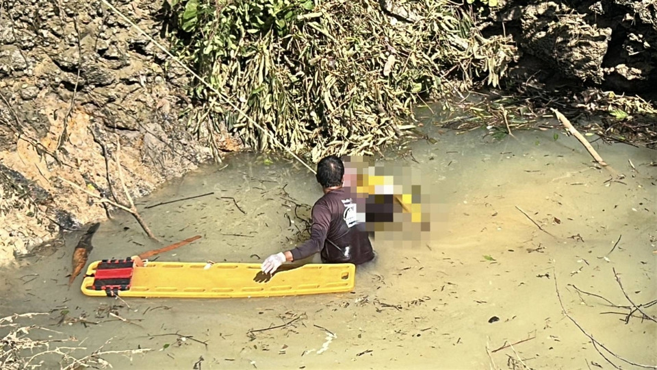พบศพชายปริศนาจมน้ำสระสวนทุเรียนระยอง หลังเจ้าของสูบน้ำเตรียมกลบ คาดมาหาปลาพลัดตก