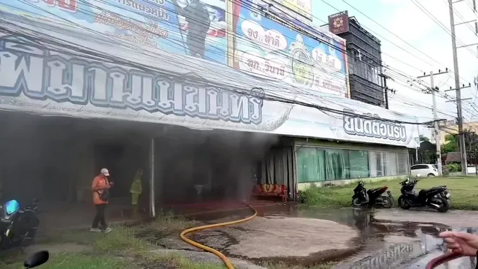 ระทึก! ไฟไหม้อาคาร “มหาวิหารท้าวสุเทวมหาพรหม” อดีต สส. ลั่น “ไหม้ได้ก็สร้างใหม่ได้”