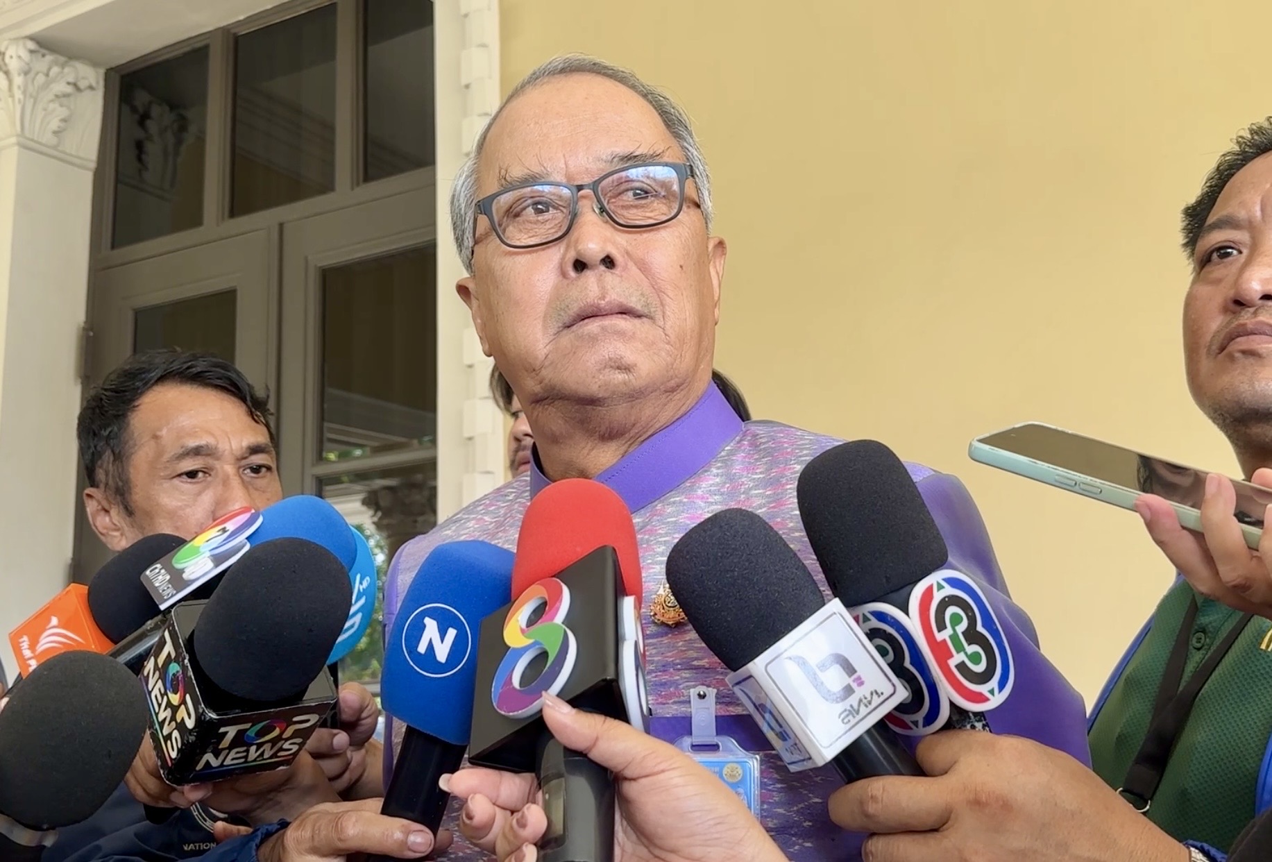 “ชูศักดิ์” บอกตอบยาก “ยิ่งลักษณ์” จะกลับไทยแบบไหน รับ กม.นิรโทษกรรมไม่เสร็จง่ายๆ ชี้ยังเถียงกันอยู่