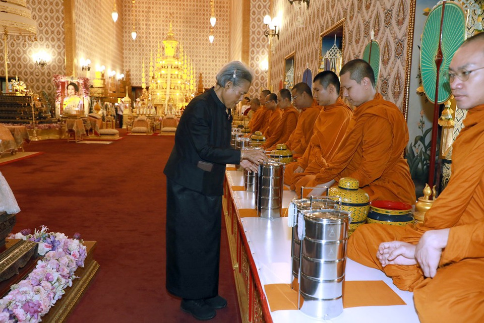 “กรมสมเด็จพระเทพฯ”เสด็จฯ บำเพ็ญพระราชกุศลถวายพระบรมศพ “พระพันปีหลวง”