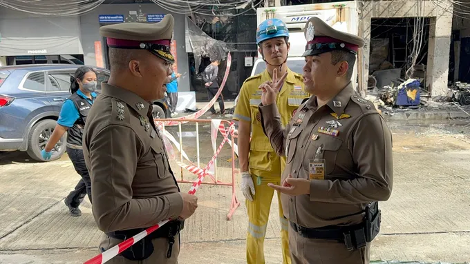 ไฟไหม้ตึกแถว 4 ชั้น พบชายฝรั่งเศสเสียชีวิต 1 ราย