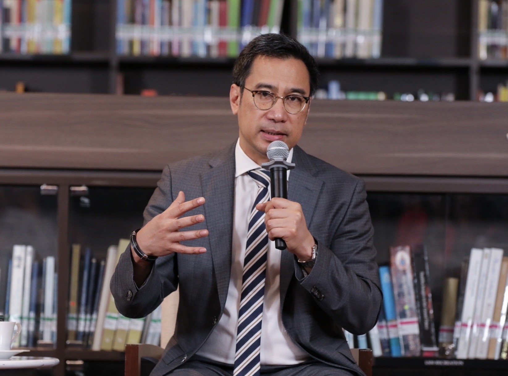 ผู้ว่าการ ธปท.ย้ำเงินดิจิทัลหมื่นบาท-พักหนี้เกษตรกรควรทำเฉพาะกลุ่ม ประหยัดงบ-รักษาเสถียรภาพคลัง