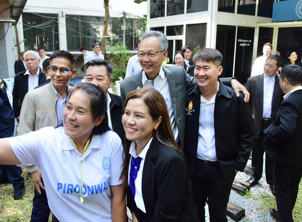 ปชป.ภาคกลาง เปิดงาน “เพาะกล้า” คัด สส. รุ่นใหม่ ใช้โมเดลจับฉลากแสดงวิสัยทัศน์ ชูโปร่งใส ตรวจสอบได้