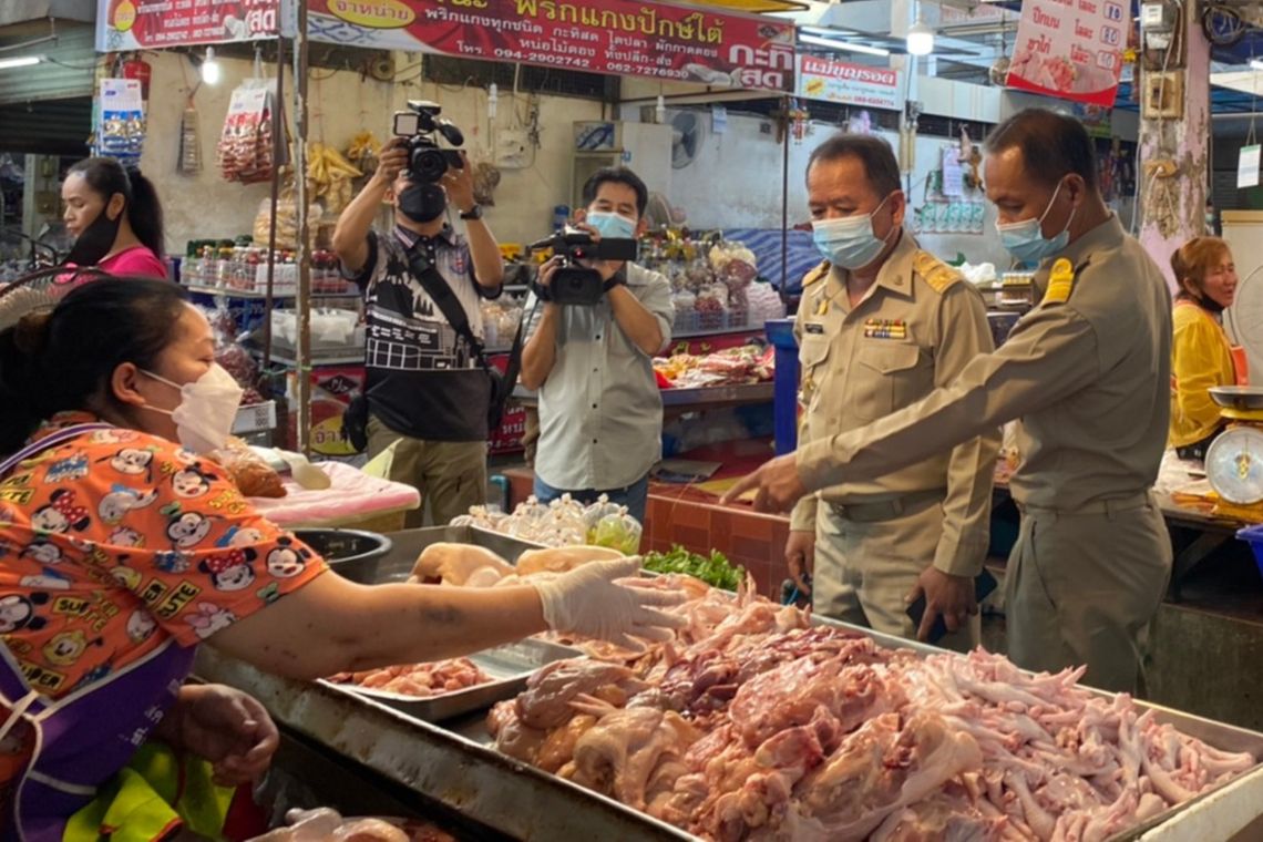 พณ.เผยสินค้าทั่วประเทศลงยกแผง หมู-ไก่ผลผลิตออกสู่ตลาดเพิ่ม ผักชีสัปดาห์นี้ราคาปกติ มะนาวไม่มีปัญหา