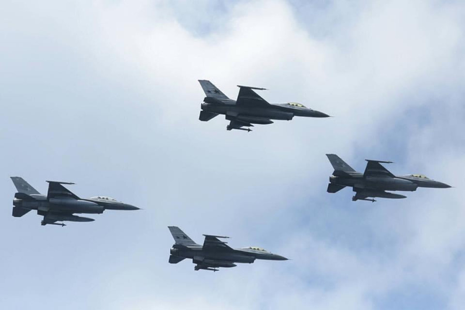 ด่วน! สื่อกัมพูชารายงาน F-16 ไทย ทิ้งระเบิด 6 ลูก พื้นที่พระวิหาร
