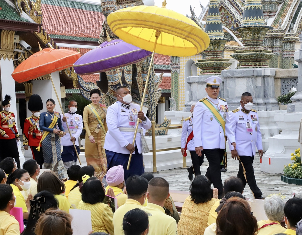 "ในหลวง-พระราชินี" เสด็จฯ ในการพระราชพิธีมหามงคลเฉลิมพระชนมพรรษา 6 รอบ 