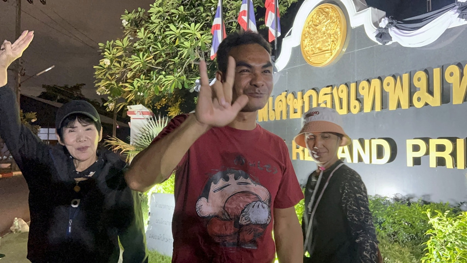 “แดง ชินจัง” ได้อิสรภาพ! ศาลยกฟ้องครบ 5 คดี เหตุระเบิดชุมนุม กปปส. หลังติดคุกฟรี 415 วัน