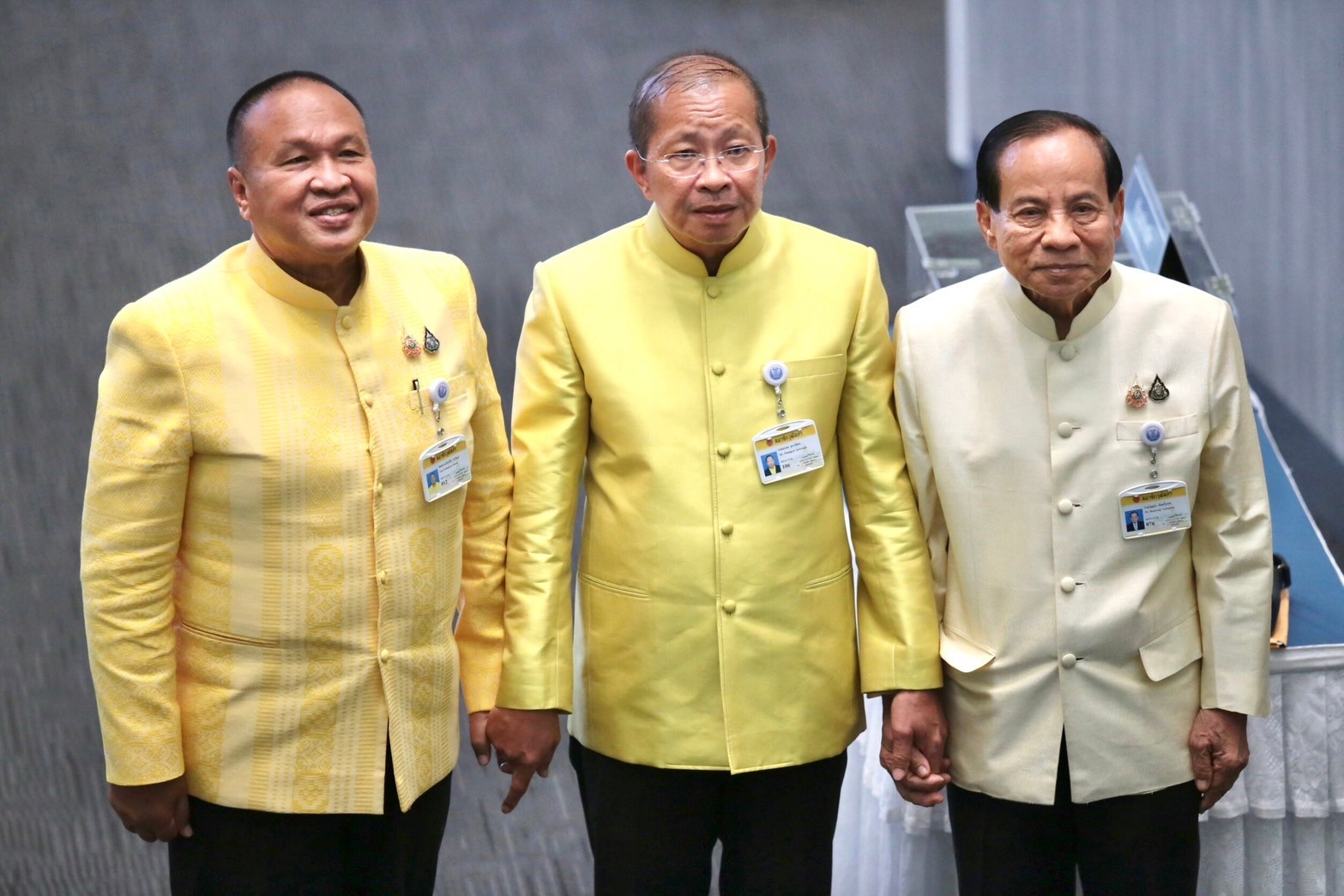 "วุฒิสภา" แจ้งเลื่อน พิธีรับพระบรมราชโองการโปรดเกล้าฯ แต่งตั้ง "ประธาน-2 รองปธ." 