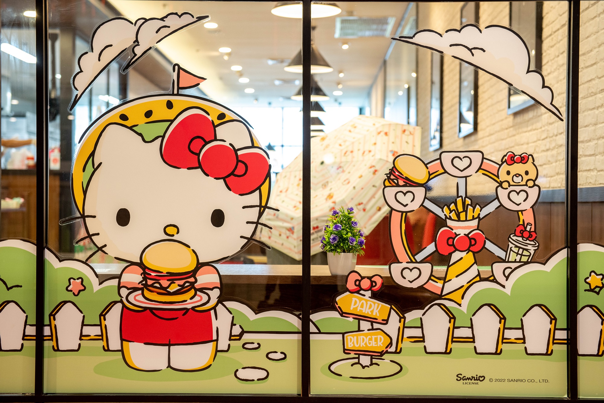 MOS Burger x Hello Kitty จับคู่จิ้นเสิร์ฟความน่ารักแบบลิมิเต็ด อิดิชัน