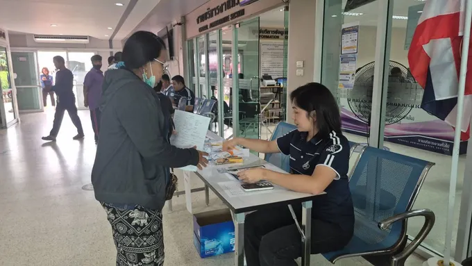 บุรีรัมย์แห่เช็กสิทธิ์บัตรคนจนเกือบ 4 พันราย หลังหลุดเกณฑ์ครอบครองรถเก่า วอนรัฐทบทวน