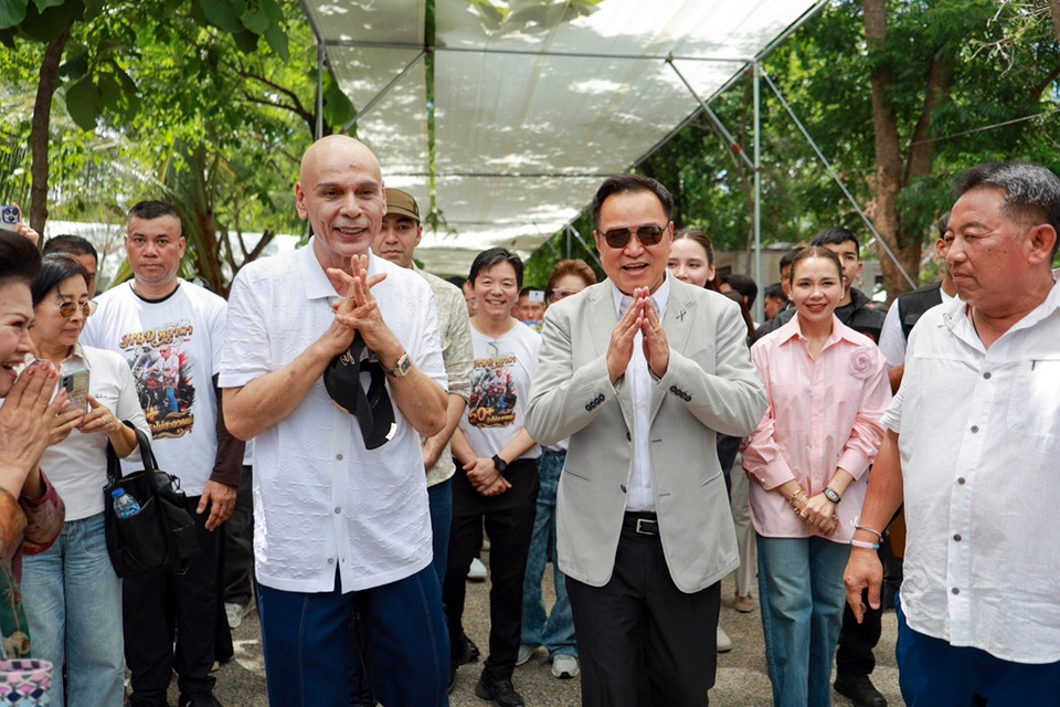 "ชาดา" เปิดบ้านฉลองวันเกิด 65 ปี คนร่วมงานแน่น "อนุทิน" ร่วมอวยพรสุดอบอุ่น