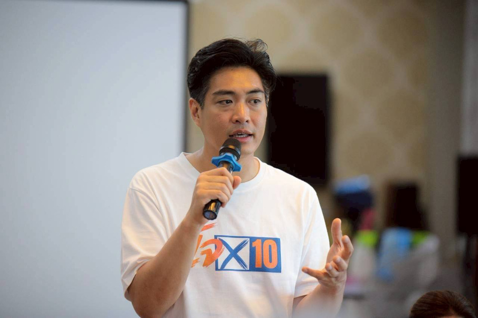 “ดร.โจ” เยี่ยมผู้ป่วยติดเตียงทุ่งครุ ลั่นหากได้ผู้ว่า กทม. ได้รับสิทธิ์แน่ แถมผู้ช่วยดูแลสัปดาห์ละ 16 ชม. 
