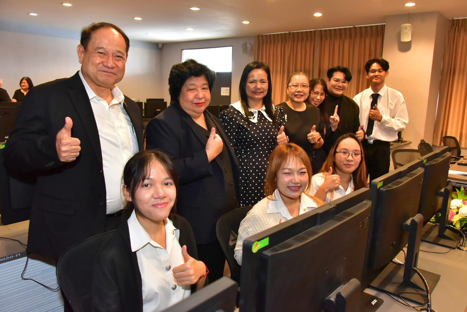 เปิดกิจกรรม International English Essay Writing Contest ในรูปแบบออนไลน์