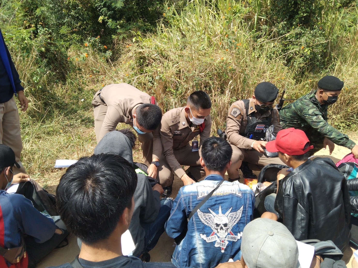 รวบ เมียนมาร์หลบหนีเข้าเมือง บ้านหนองขาม  ประจวบคีรีขันธ์ 