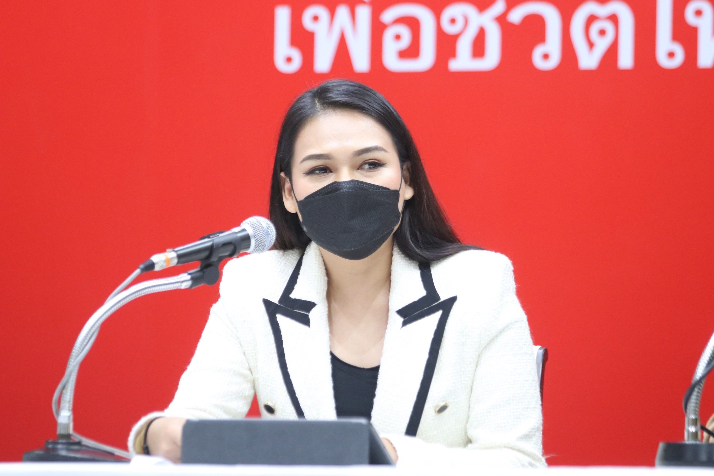 พท.บี้ "ประยุทธ์-จุรินทร์" เร่งช่วยประชาชนแก้ปัญหาปากท้องของแพงด่วน
