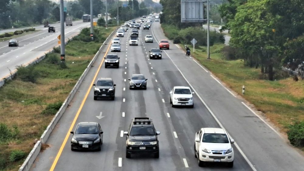 สภาพการจราจรสายเอเชียช่วงชัยนาท ปริมาณรถมากแนะใช้ ทล.340