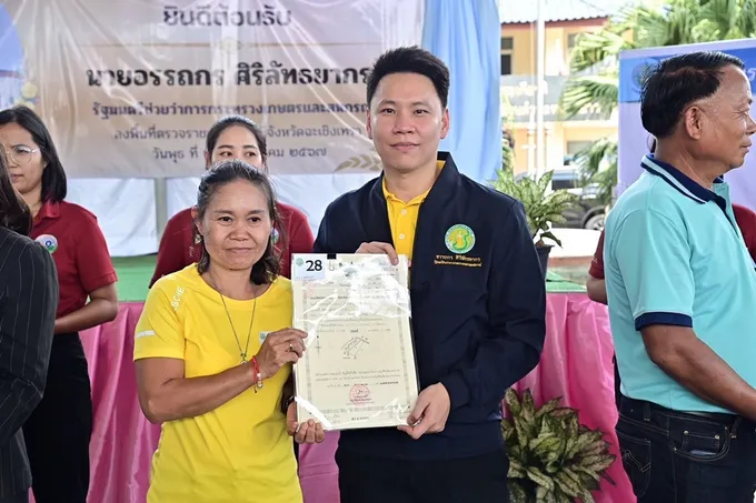 "รมช.อรรถกร" คืนถิ่นเมืองแปดริ้ว ติดตามการบริหารน้ำและแนวทางบรรเทาความเดือดร้อนพี่น้องเกษตรกร