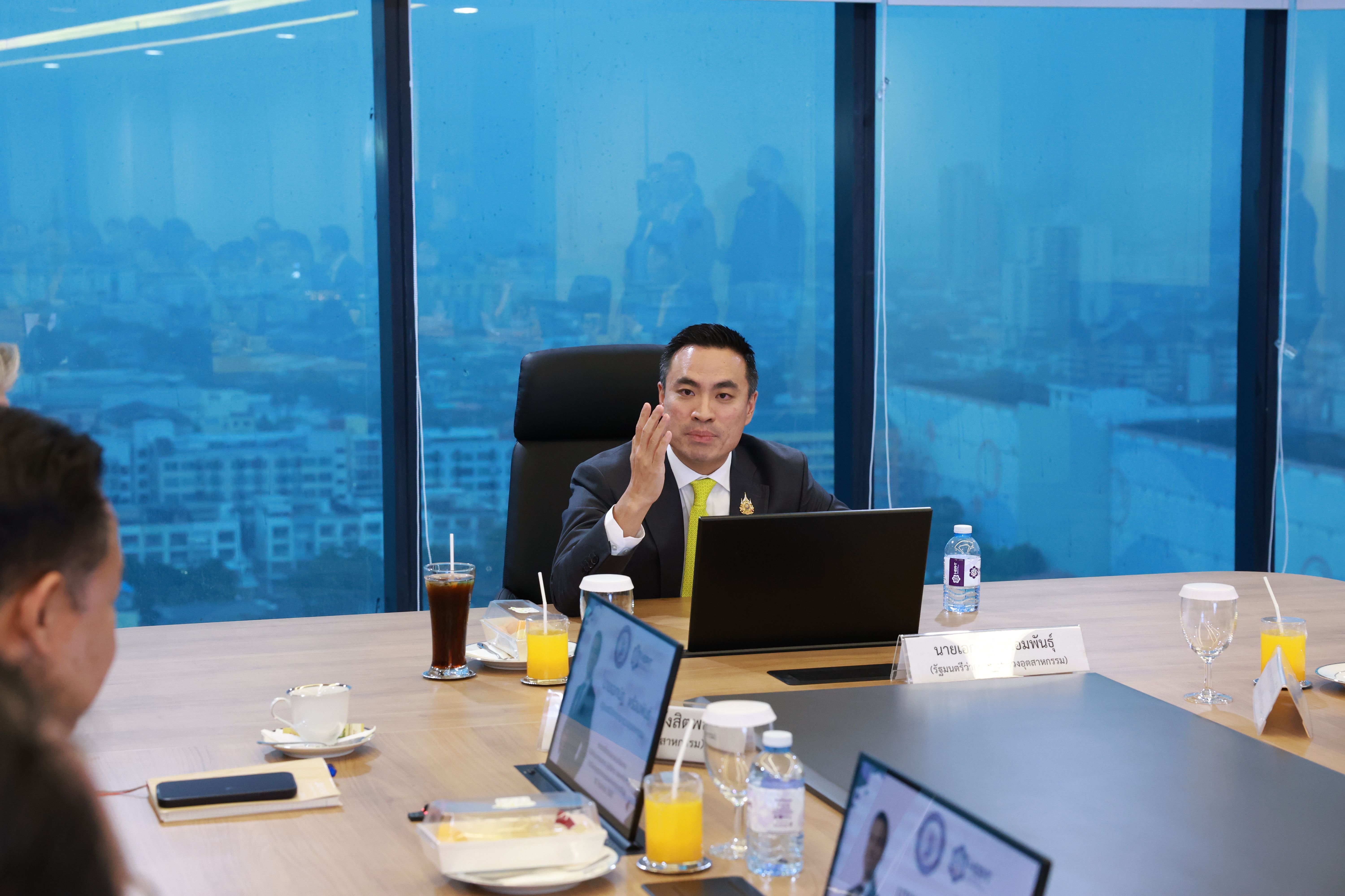 "เอกนัฏ" สั่ง กนอ.เฝ้าระวังน้ำรอบการนิคมฯเต็มที่ สร้างความมั่นใจนักลงทุนและชุมชนรอบข้าง