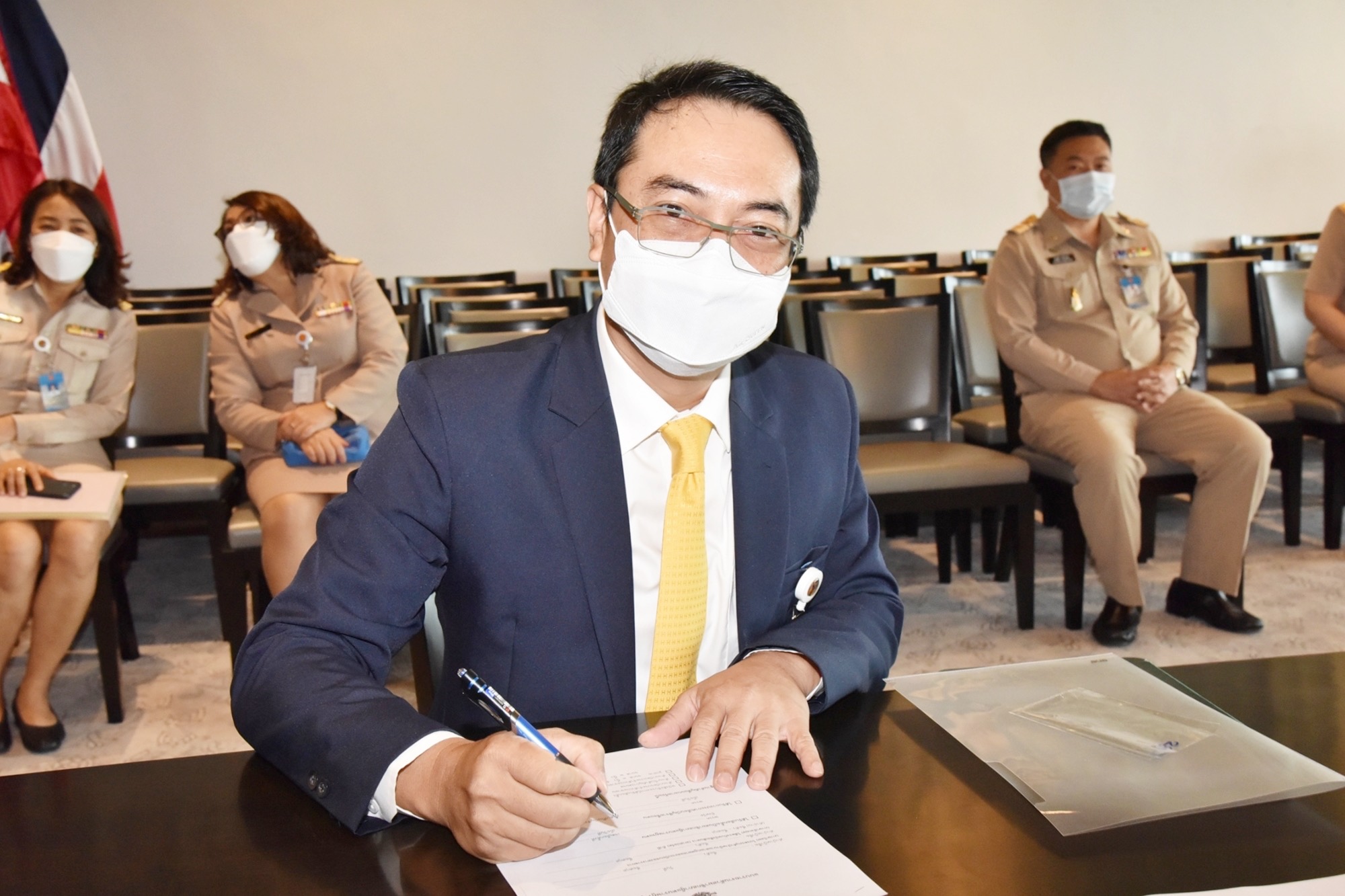 “นราพัฒน์” ส.ส.ใหม่ ประชาธิปัตย์ รายงานตัวสภาฯ