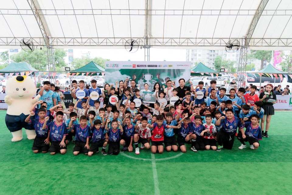 โรบินสันไลฟ์สไตล์ ชูกระแสฟุตบอลฟีเวอร์ อุ่นเครื่องรับมหกรรมฟุตบอลโลก 2026 จัดทัวร์นาเมนต์เยาวชน โรบินสันฯทั่วปท.