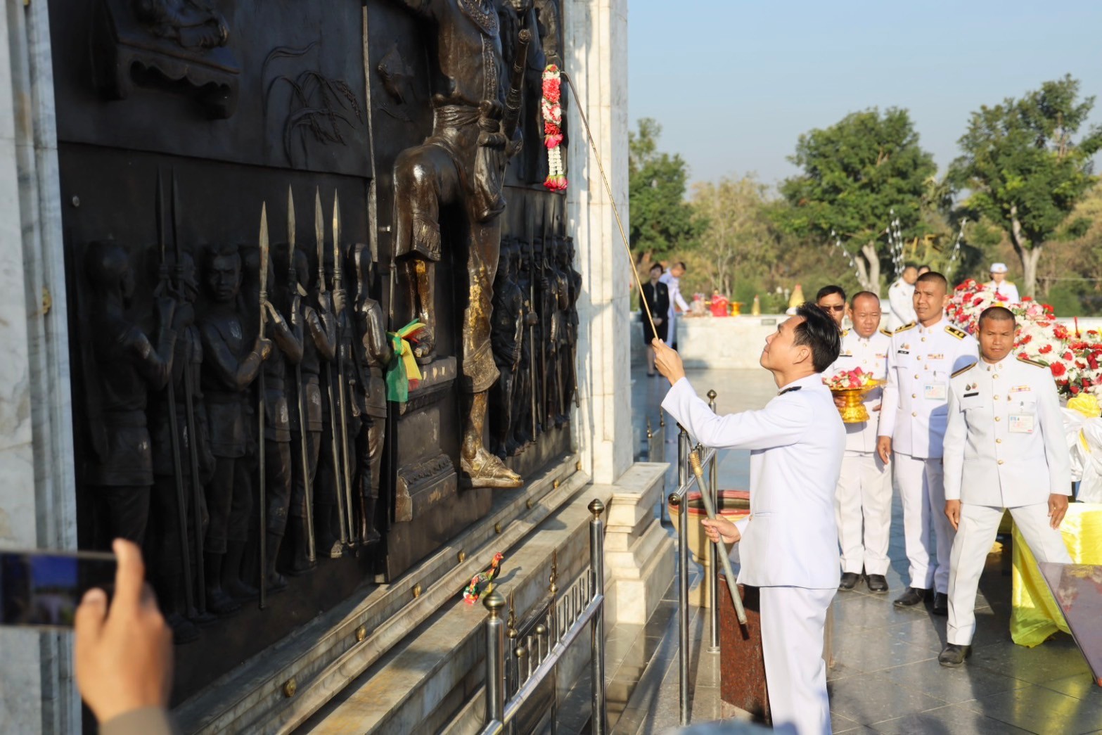 อยุธยาประกอบพิธีบวงสรวงดวงวิญญาณน้อมรำลึกเนื่องใน"วันยุทธหัตถี"สมเด็จพระนเรศวรมหาราช