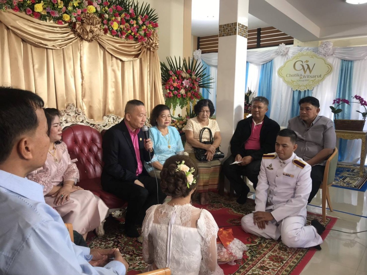 ดร.ฝอ นายกเทศมนตรีนครแม่สอด  เป็นประธานพิธีงานมงคลสมรส “ดำ สาละวิน”