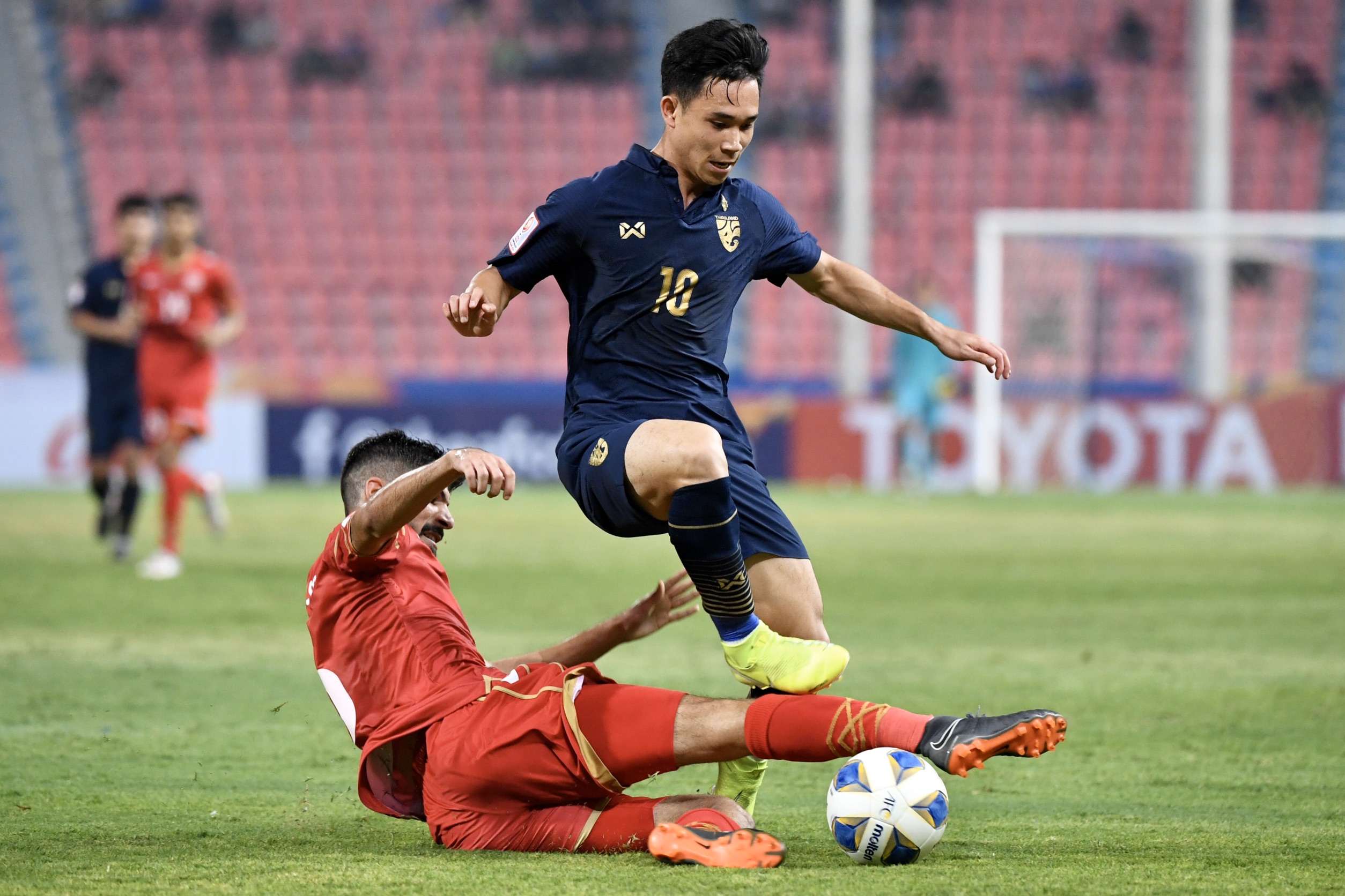 โชว์อย่างเทพ!ช้างศึกเปิดหัว ถล่ม บาห์เรน 5-0 ผงาดจ่าฝูง กลุ่มเอ