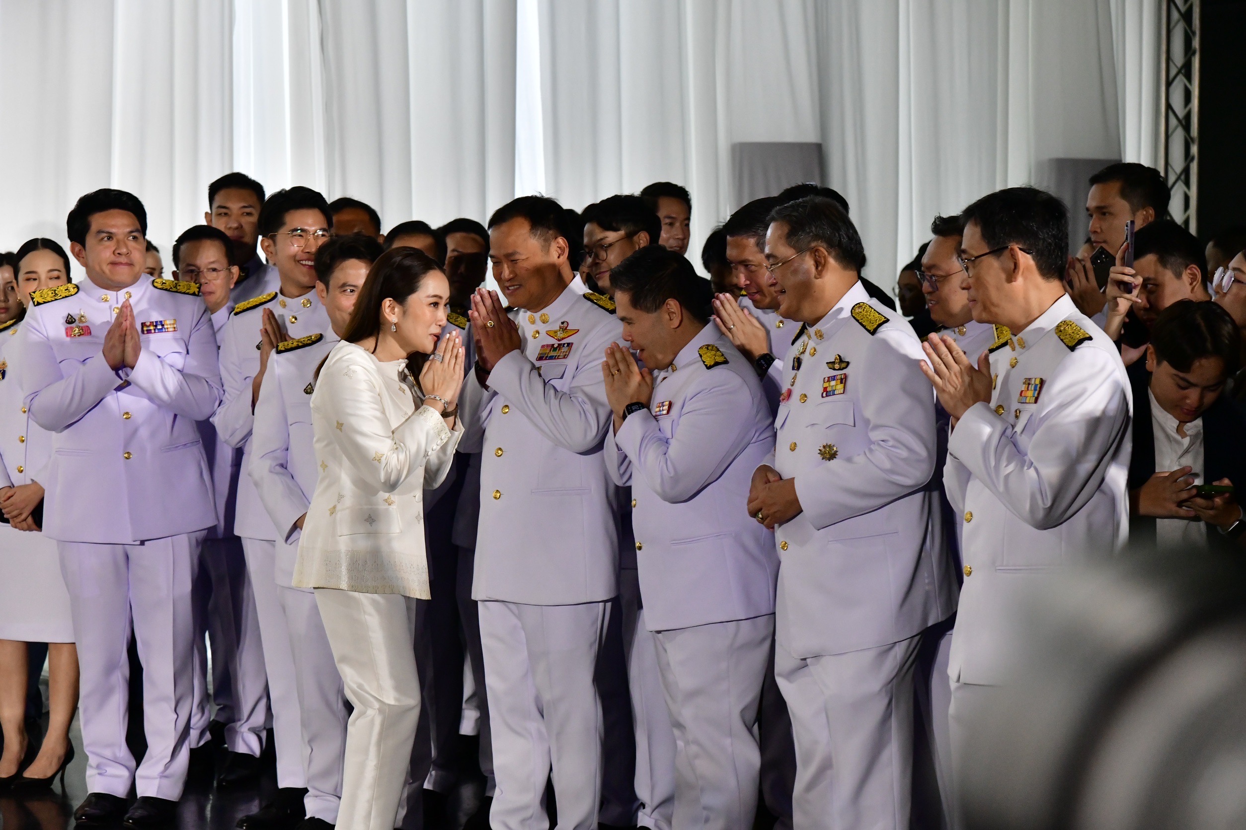 "นายกฯอิ๊งค์" แบ่งงานรองนายกฯ “ภูมิธรรม” คุมมั่นคง "พิชัย" ดู ศก.-เกษตร "สุริยะ-อนุทิน-พีระพันธุ์" ตามเดิม "ประเสริฐ" ดูสังคมแทน "พัชรวาท" 