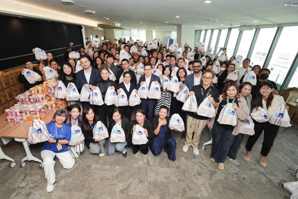 กรุงไทย-แอกซ่า ประกันชีวิต รวมพลังจิตอาสา ร่วมบรรจุถุงยังชีพ2,000 ถุง ส่งมอบช่วยเหลือผู้ประสบภัยน้ำท่วมในภาคใต้ 
