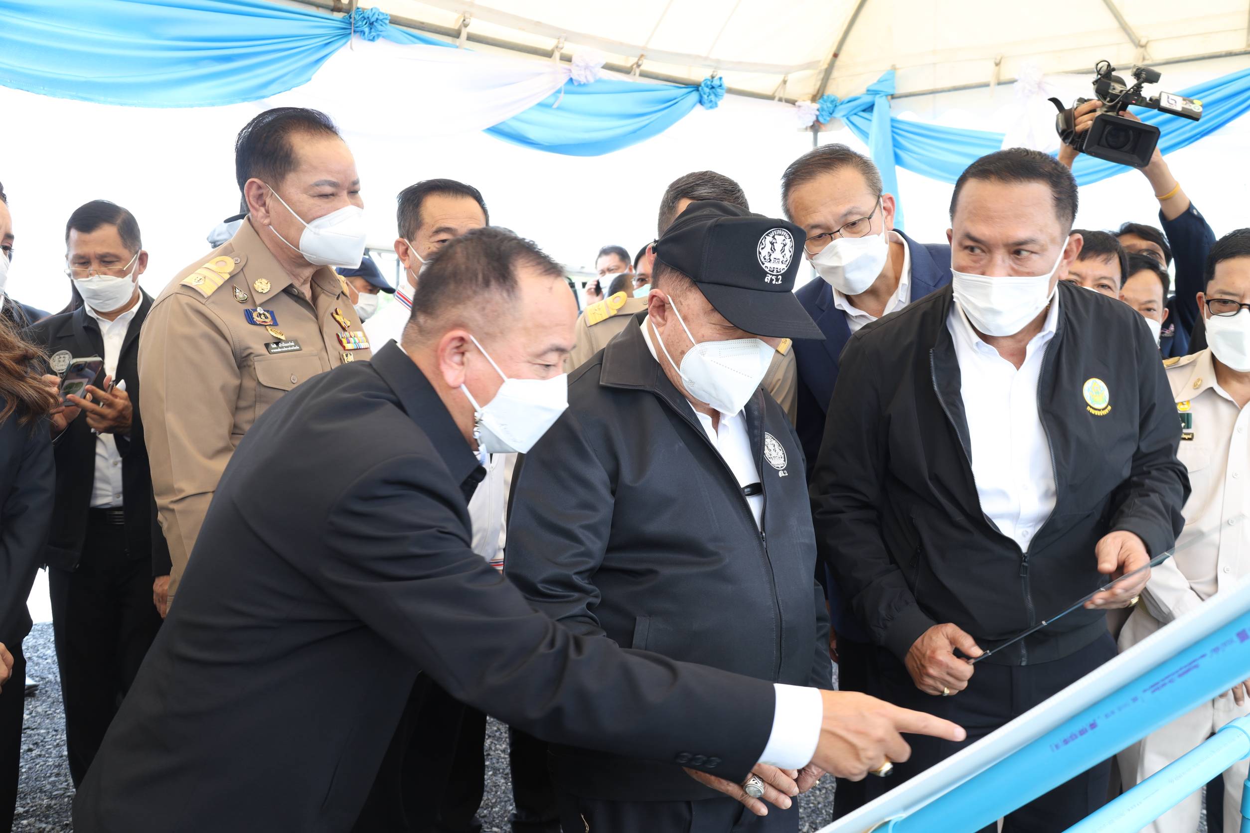 “บิ๊กป้อม” ลุยแปดริ้วสั่งป้องกันน้ำท่วม เร่งผลิตน้ำประปาสะอาดทุกพื้นที่เพื่อการอุปโภค บริโภค 