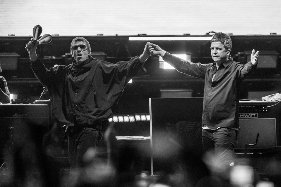 สกู๊ปพิเศษ : "Oasis" คืนชีพ! กับ 16 ปีที่รอคอยในโตเกียวโดม ปลุกตำนาน "Britpop" สู่โลก "สตรีมมิง"