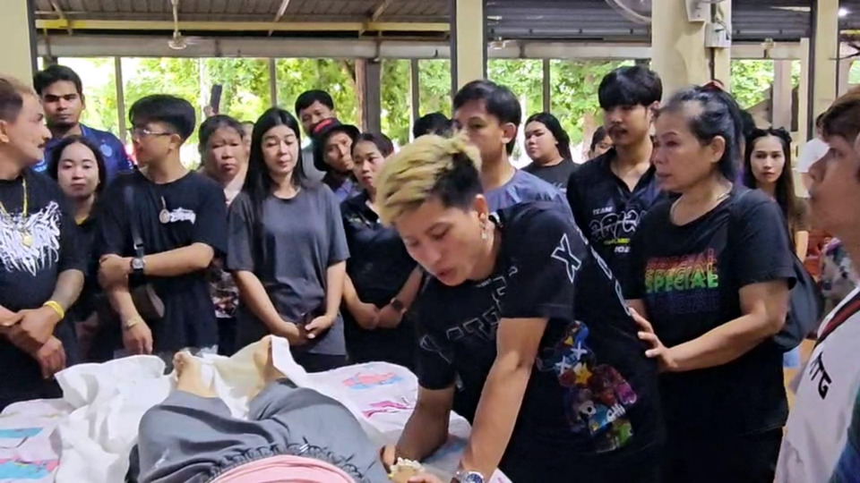 สุดเศร้า รดน้ำศพ “ป้อนข้าว” ดาว TikTok แม่ไม่อโหสิกรรมผู้ก่อเหตุ
