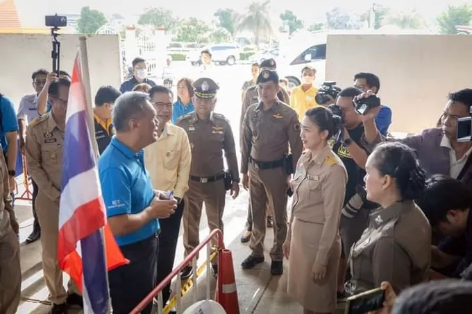 ก่อนเปิดคูหา!! ประธาน กกต. ตรวจเยี่ยมและสังเกตการณ์หน่วยเลือกตั้ง สส.เขต 1 พิษณุโลก